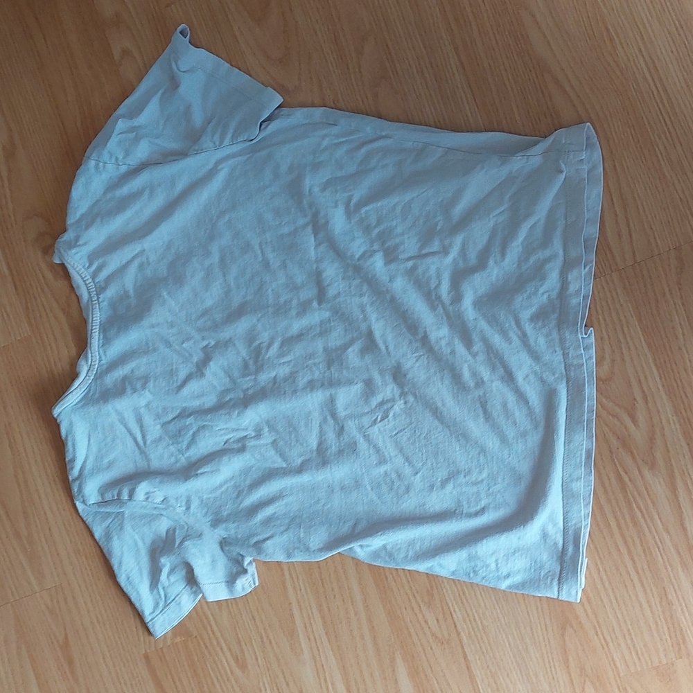 Forever 21 tee - Picture 4 of 4